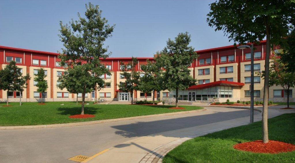 Residence & Conference Centre - Oakville Kültér fotó